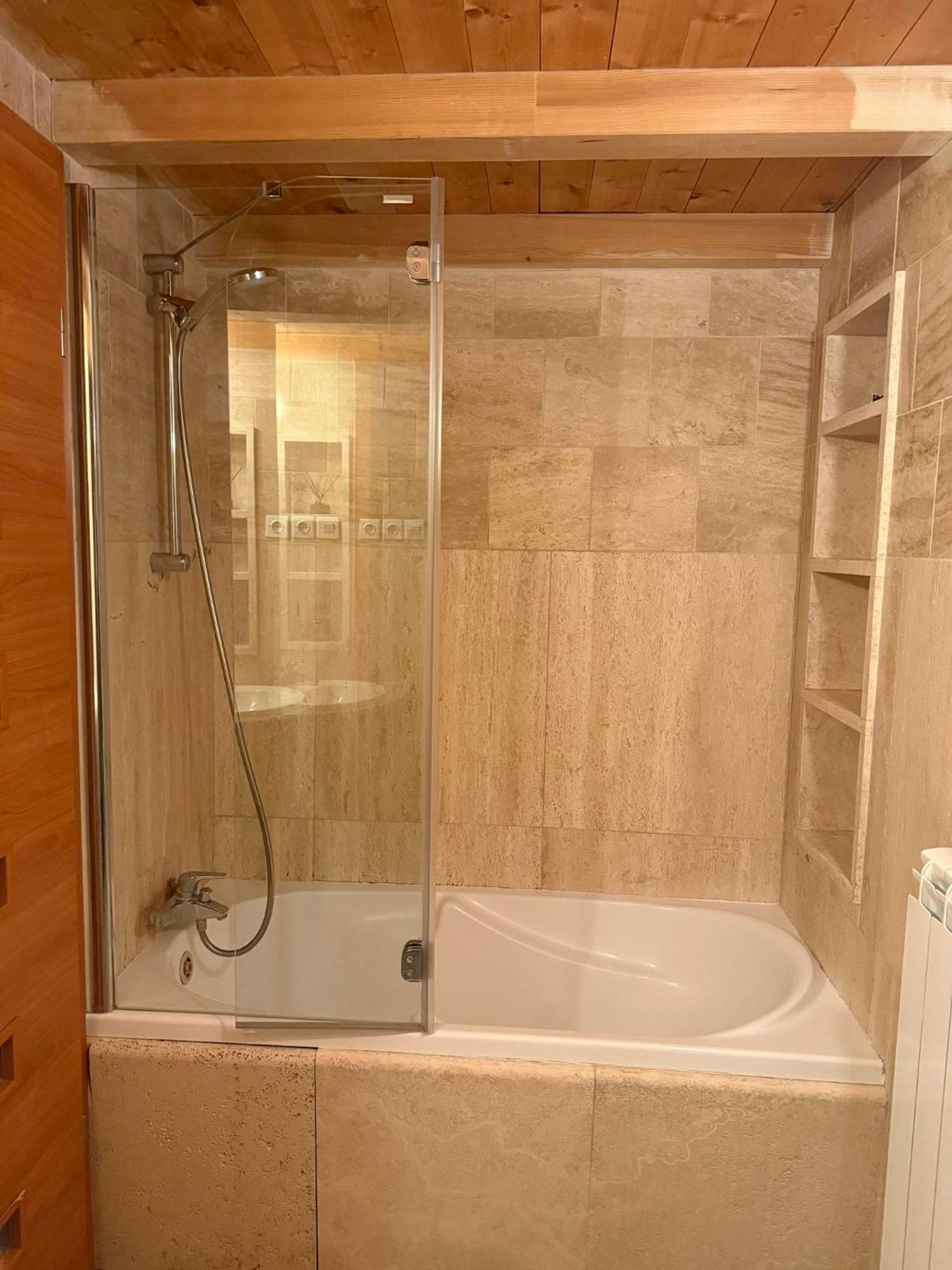 Apartment Center Brp17 *